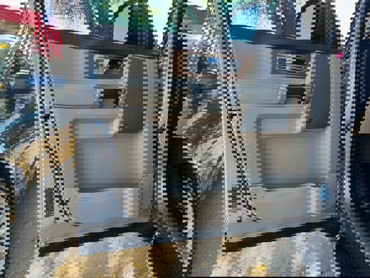 Used 2016 Land Rover LR4 HSE LUX image 11