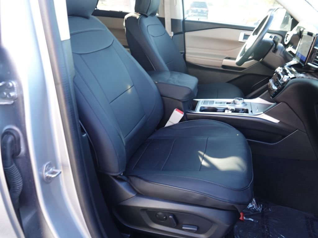 Used 2022 Ford Explorer Limited w/ Equipment Group 301A image 35