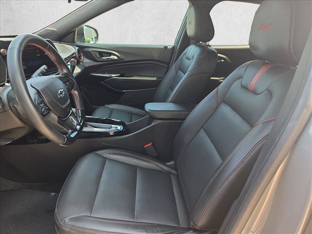 Used 2024 Chevrolet Trax RS w/ Sunroof Package FWD image 15