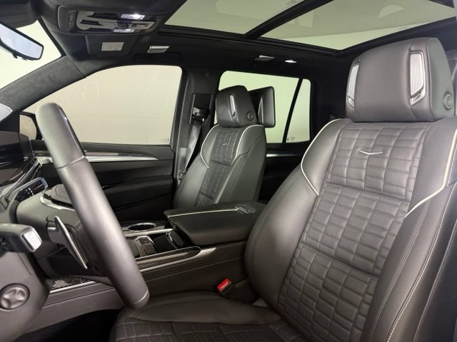 Used 2025 Cadillac Escalade V AWD/4WD image 5