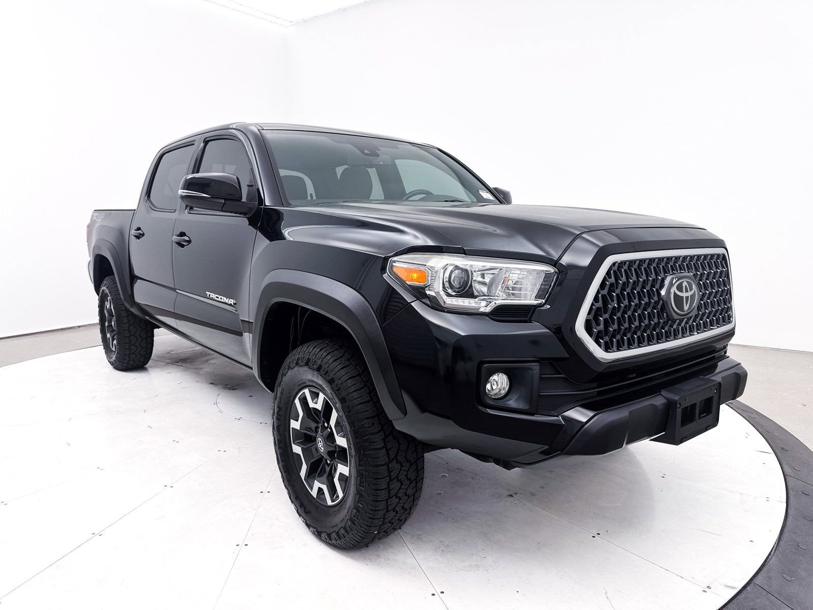 Used 2019 Toyota Tacoma TRD Off-Road AWD/4WD image 9