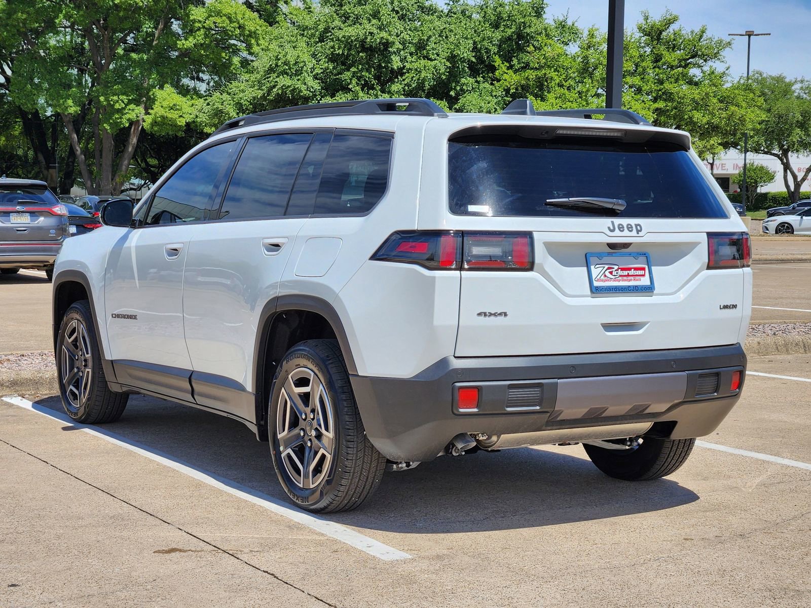 New 2026 Jeep Cherokee Laredo image 4
