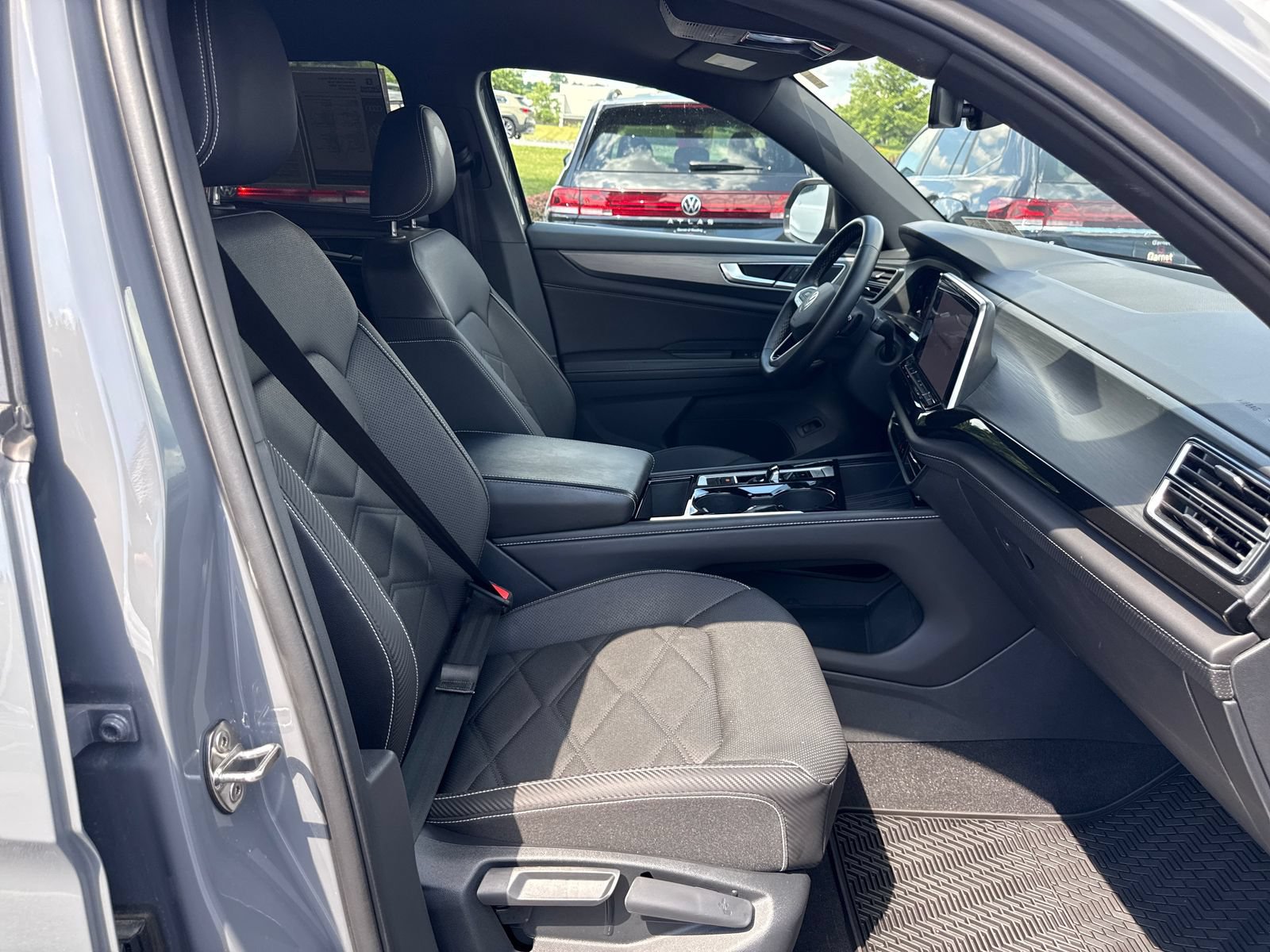 Certified 2025 Volkswagen Atlas Cross Sport SE AWD/4WD image 41