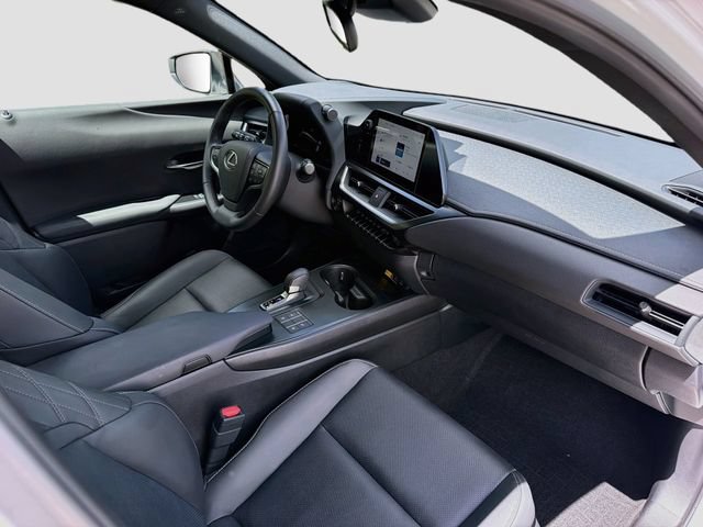 Used 2025 Lexus UX 300h FWD image 13