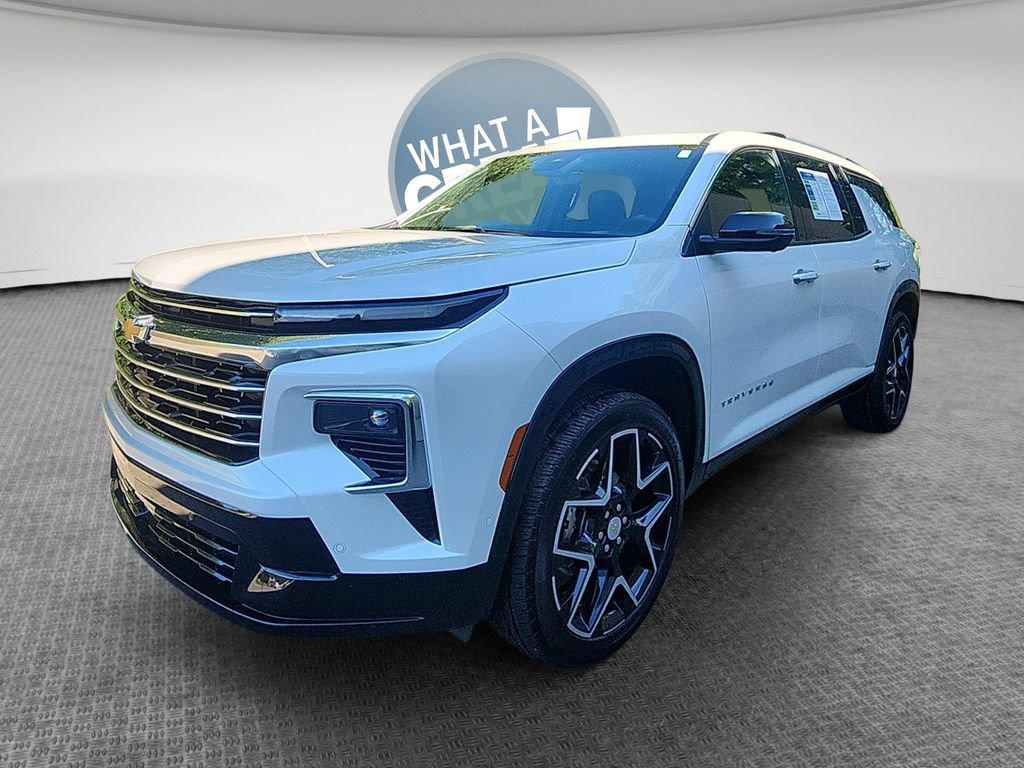 Used 2025 Chevrolet Traverse High Country w/ LPO, Floor Liner Package AWD/4WD image 9