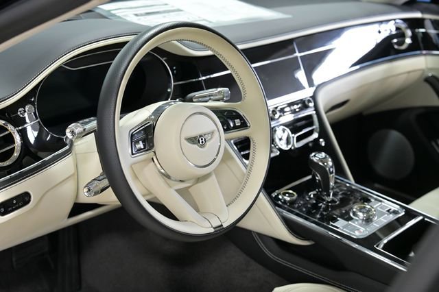 Used 2024 Bentley Flying Spur V8 image 24