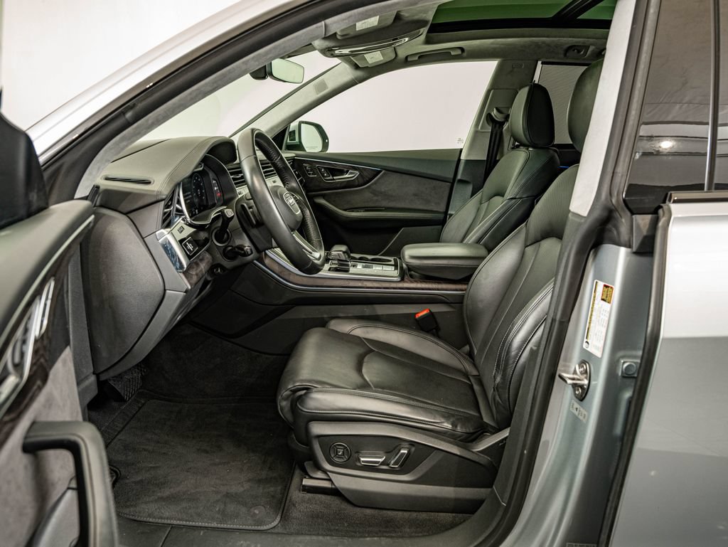 Used 2019 Audi Q8 Prestige AWD/4WD image 31