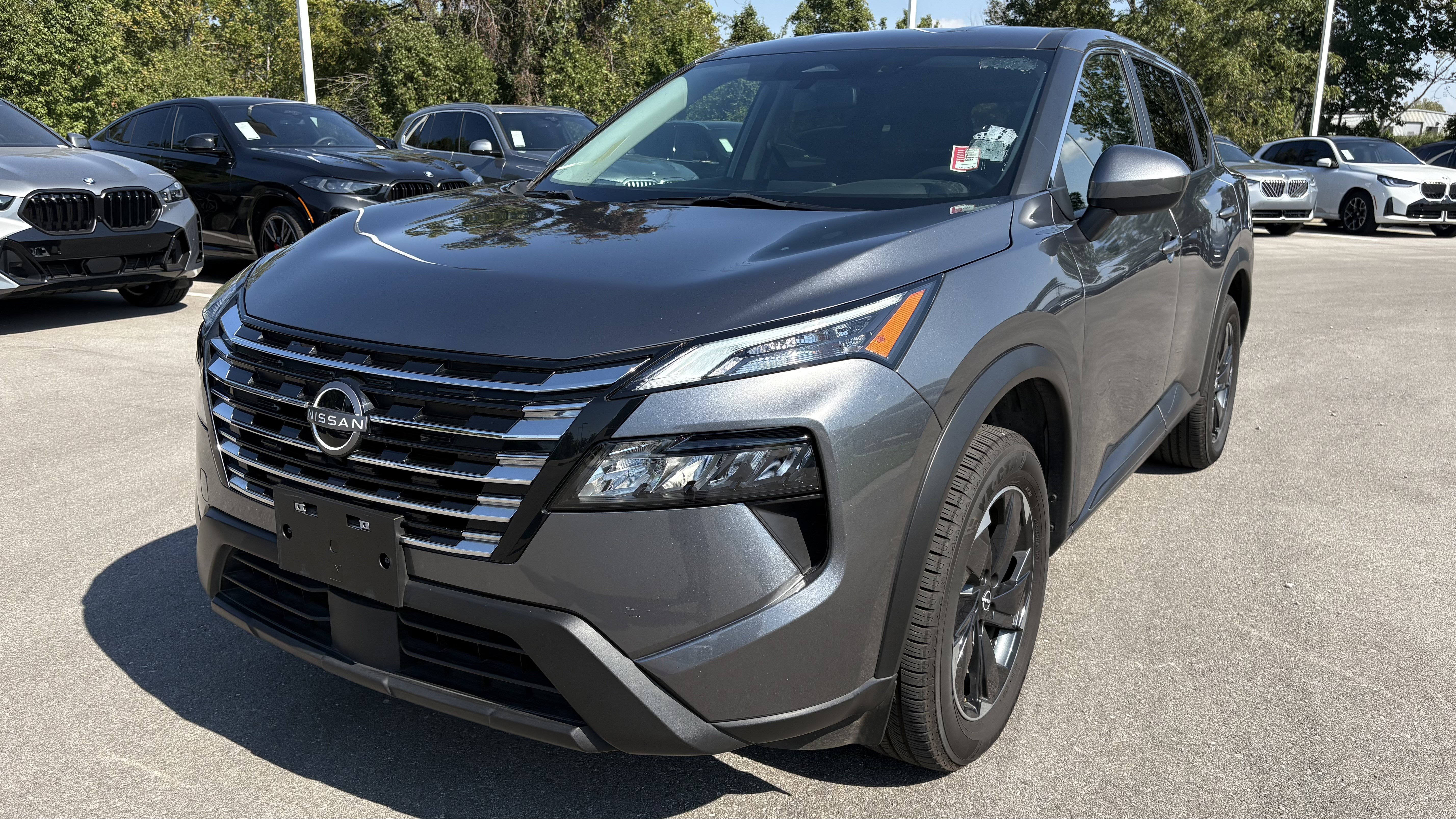 Used 2024 Nissan Rogue SV image 5