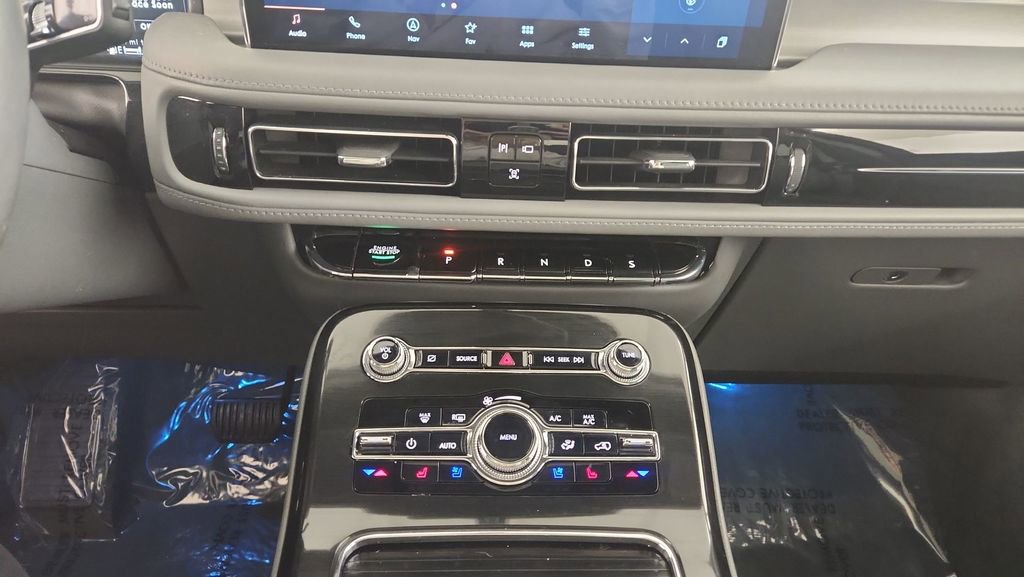 Used 2022 Lincoln Nautilus Reserve image 16