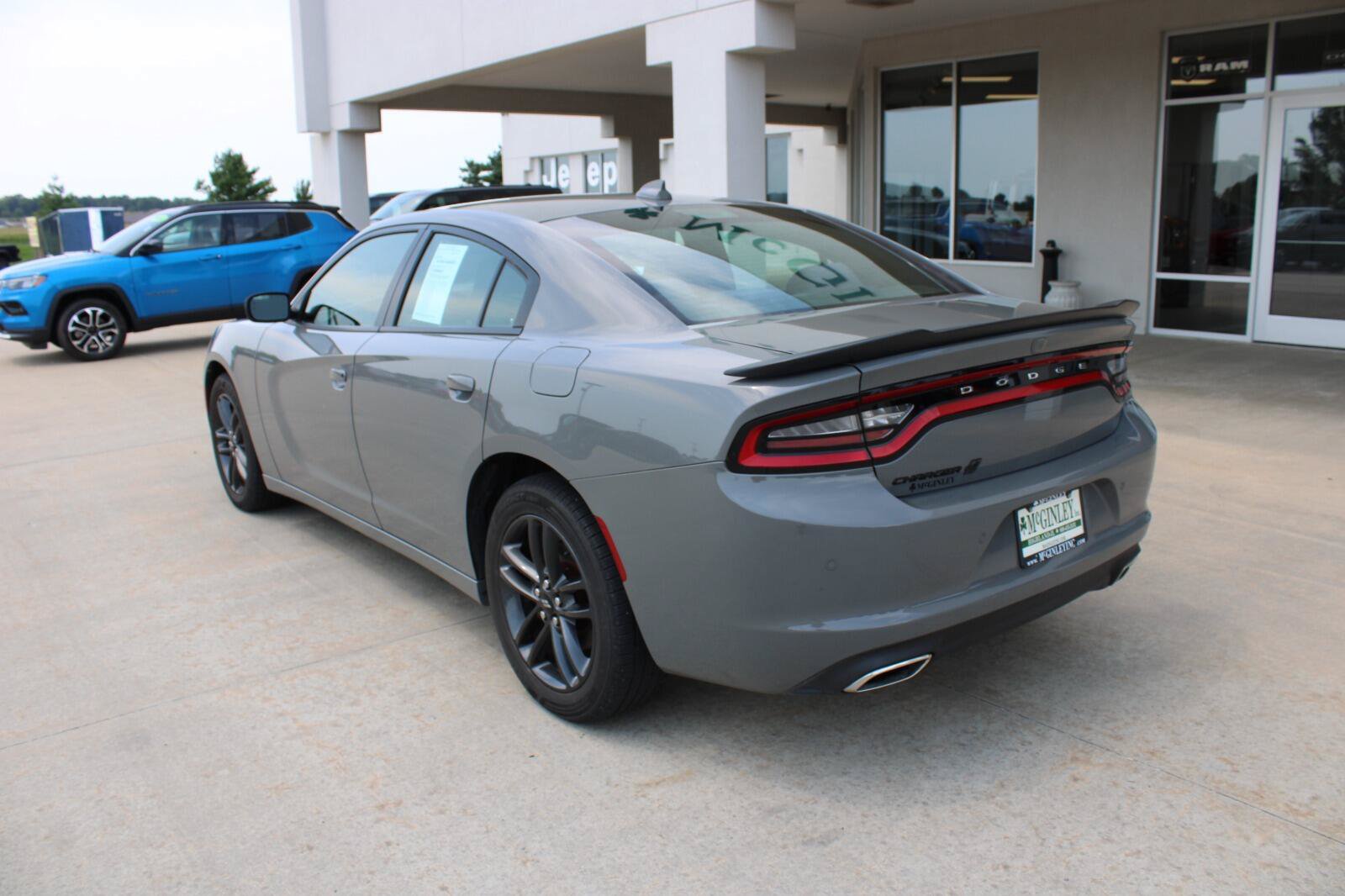 Used 2019 Dodge Charger SXT w/ Blacktop Package AWD/4WD image 11