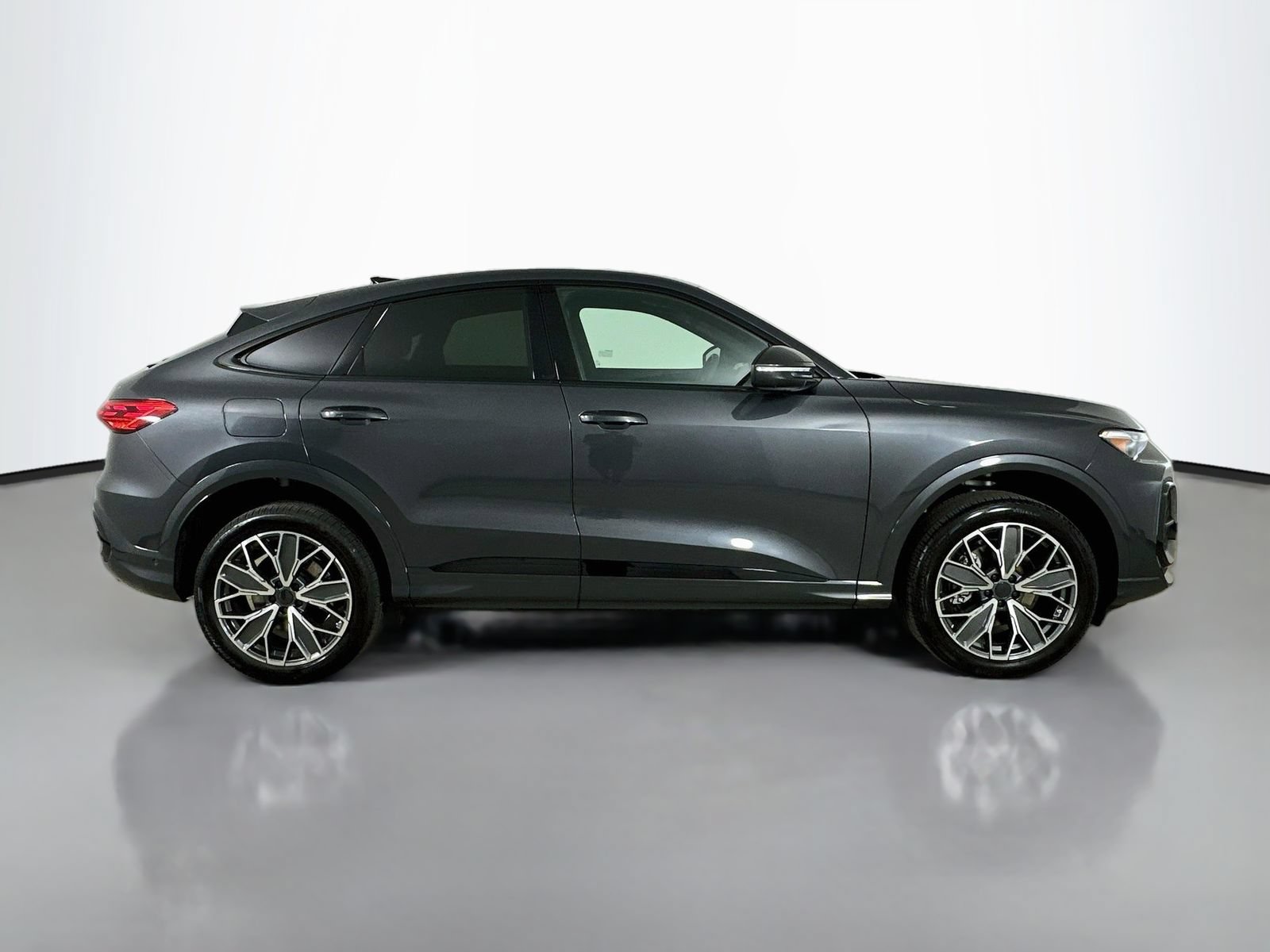 New 2026 Audi Q5 Premium Plus AWD/4WD image 4