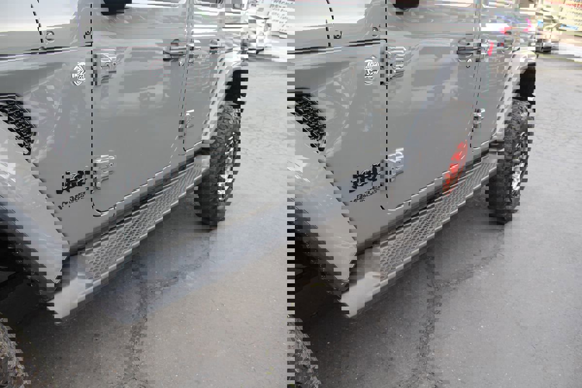 Used 2020 Jeep Wrangler Unlimited Sahara image 13