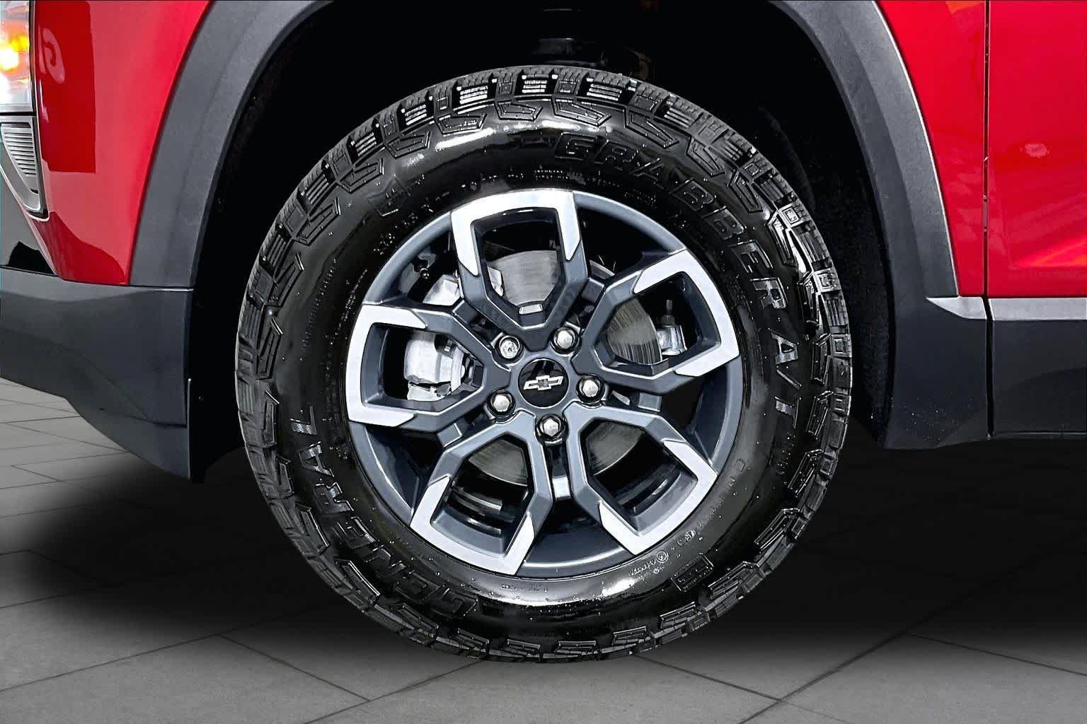 Certified 2026 Chevrolet Equinox ACTIV w/ LPO, Floor Liner Package FWD image 21
