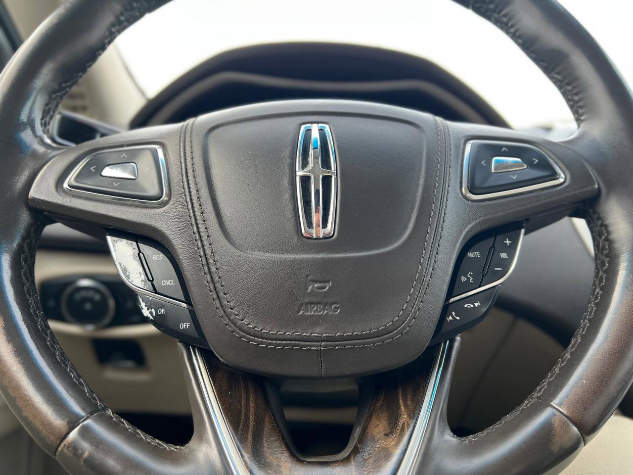 Used 2017 Lincoln MKZ Select w/ Select Plus Package AWD/4WD image 17