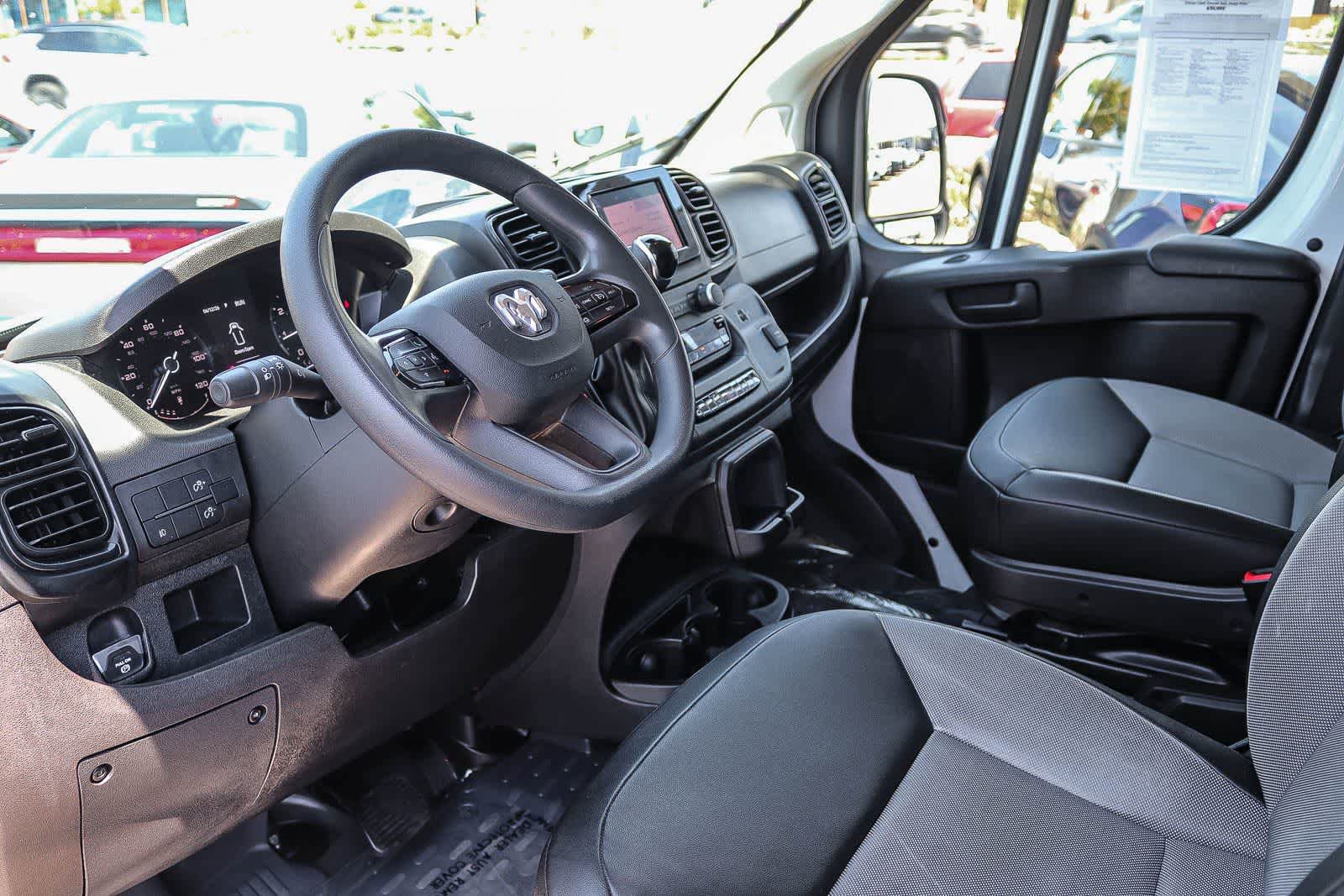 Used 2024 RAM ProMaster 2500 w/ Convenience Group FWD image 17