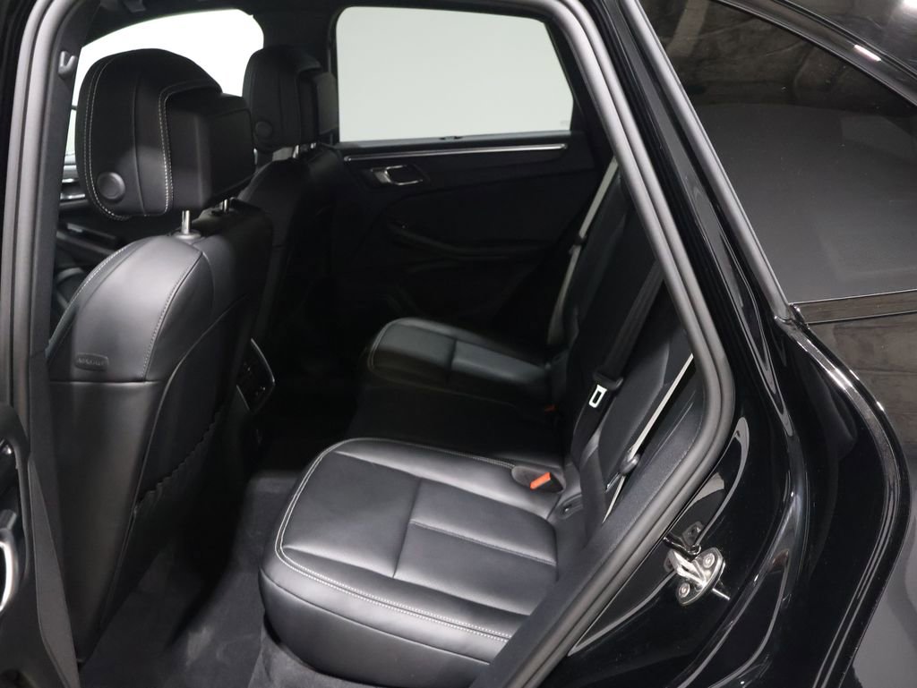 Used 2026 Porsche Macan GTS image 17