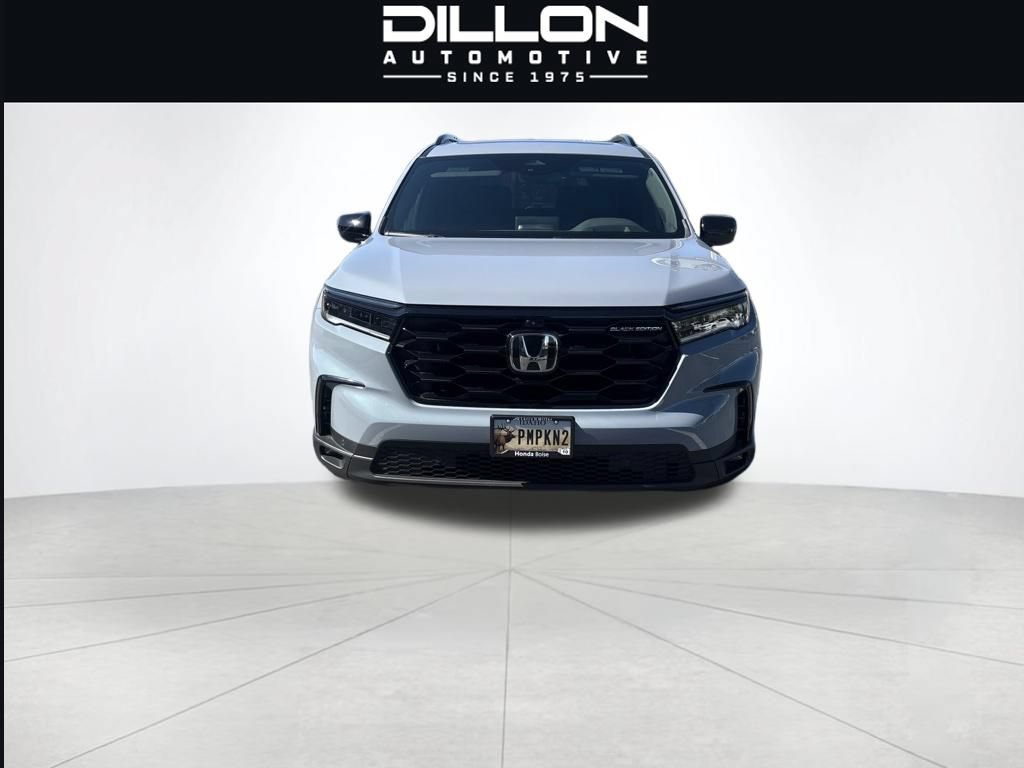 Used 2025 Honda Pilot Black Edition image 8