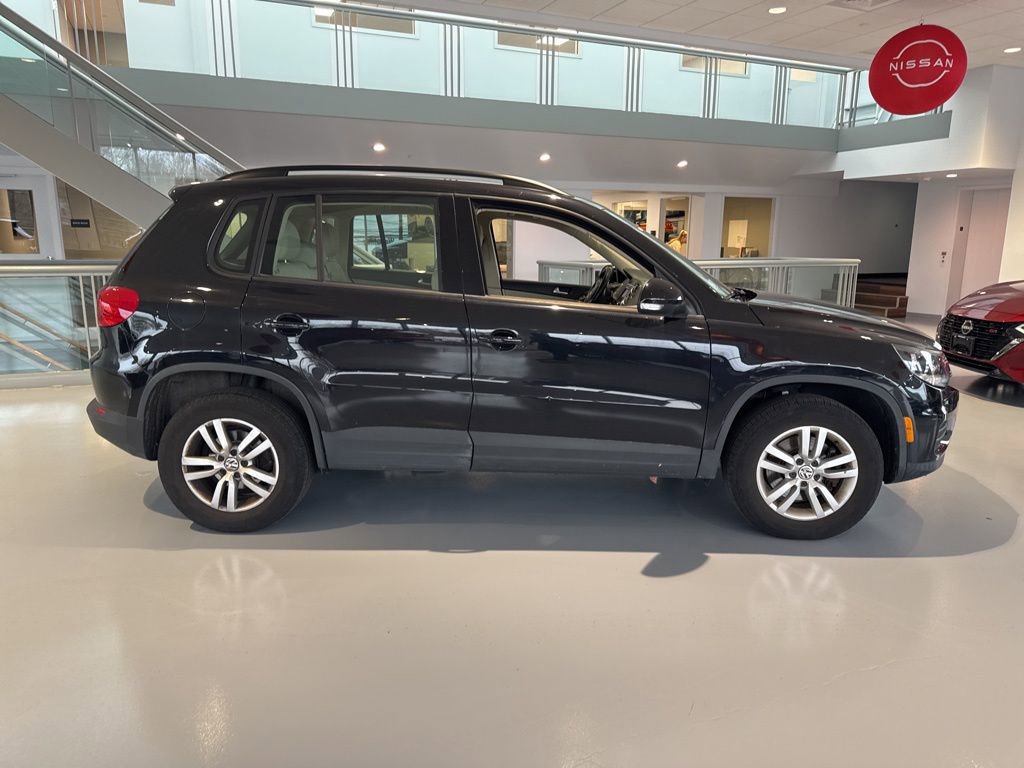 Used 2017 Volkswagen Tiguan S image 4