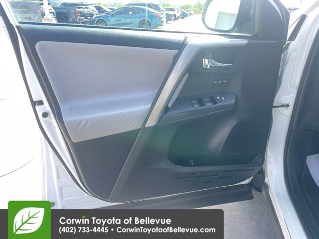 Used 2015 Toyota RAV4 Limited AWD/4WD image 18
