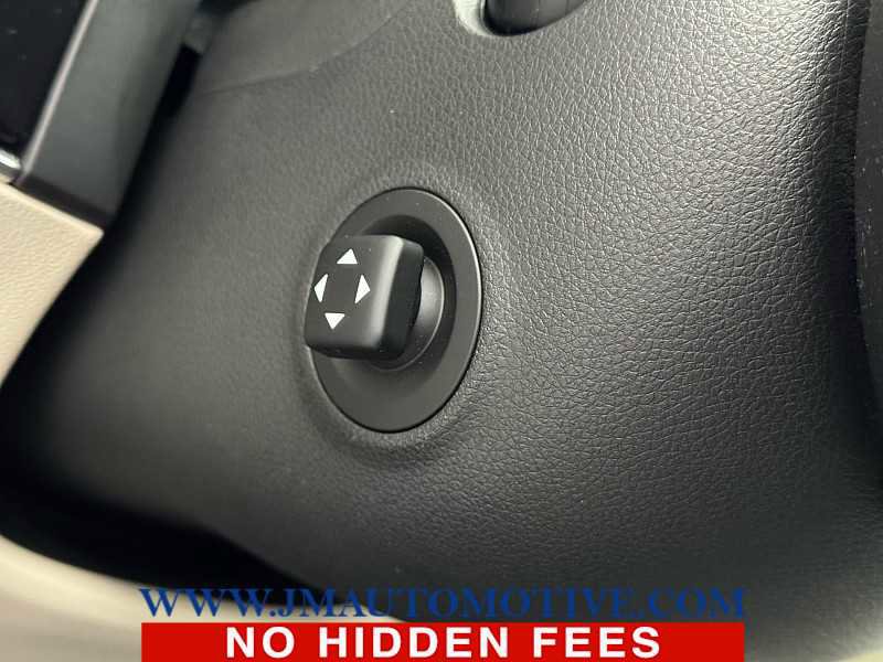 Used 2024 Genesis GV70 2.5T w/ Select Package image 40