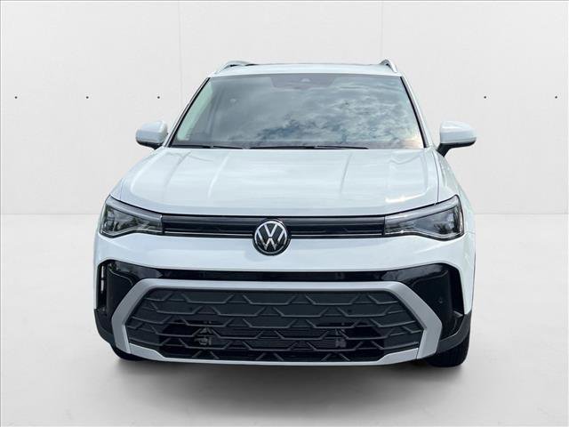 New 2025 Volkswagen Taos SE image 2