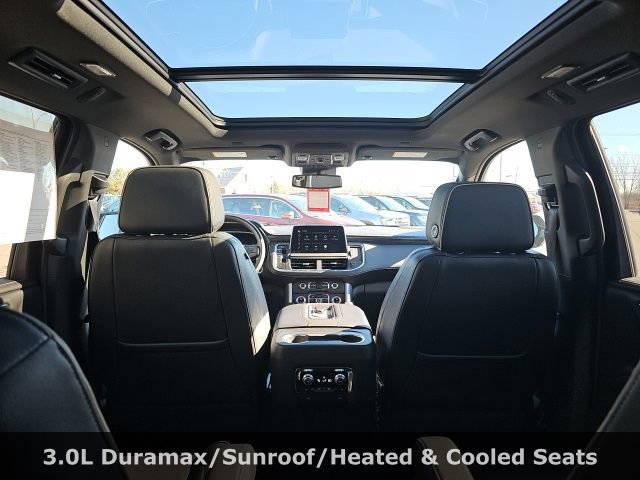 Used 2023 GMC Yukon XL SLT w/ SLT Premium Package image 32