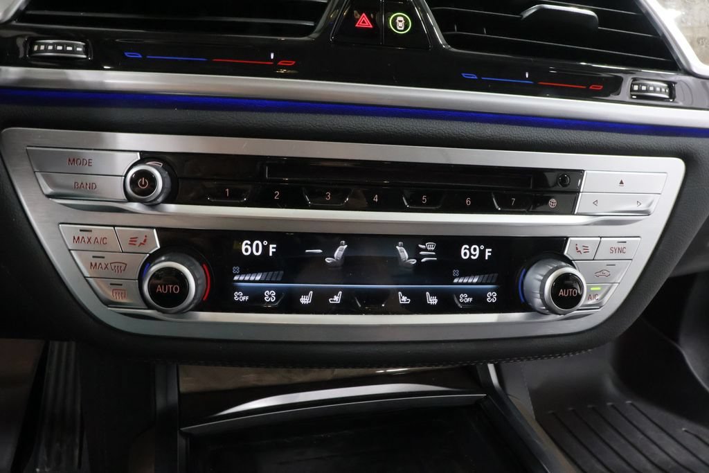 Used 2020 BMW 740i xDrive w/ Premium Package AWD/4WD image 11
