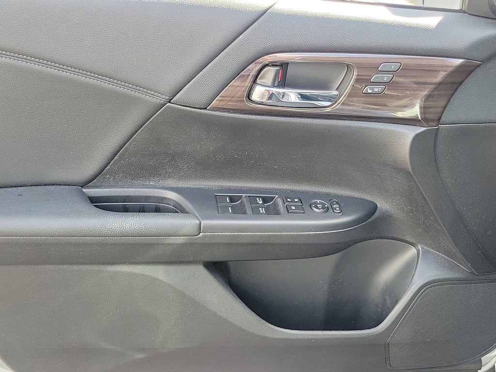 Used 2016 Honda Accord EX-L image 19