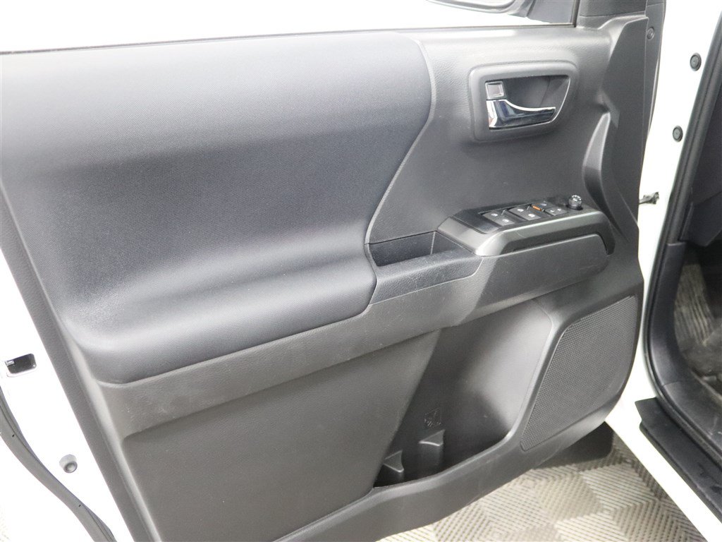 Used 2023 Toyota Tacoma TRD Sport AWD/4WD image 17