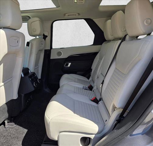 Used 2025 Land Rover Discovery S AWD/4WD image 19