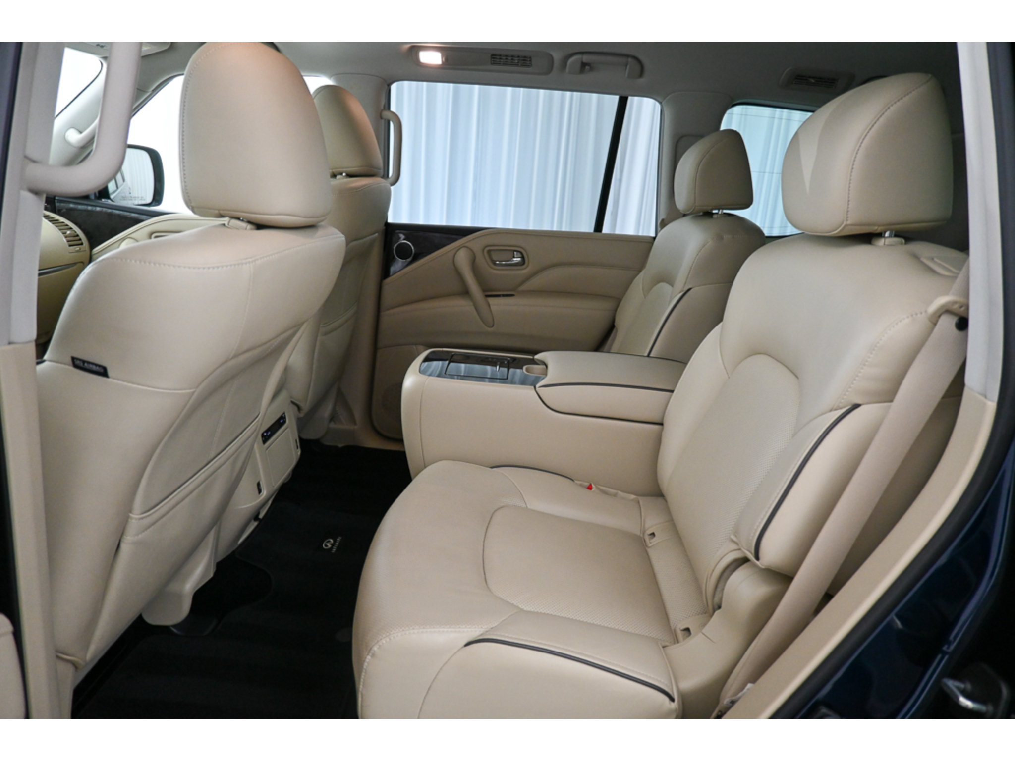 Used 2022 INFINITI QX80 Luxe w/ Cargo Package AWD/4WD image 29
