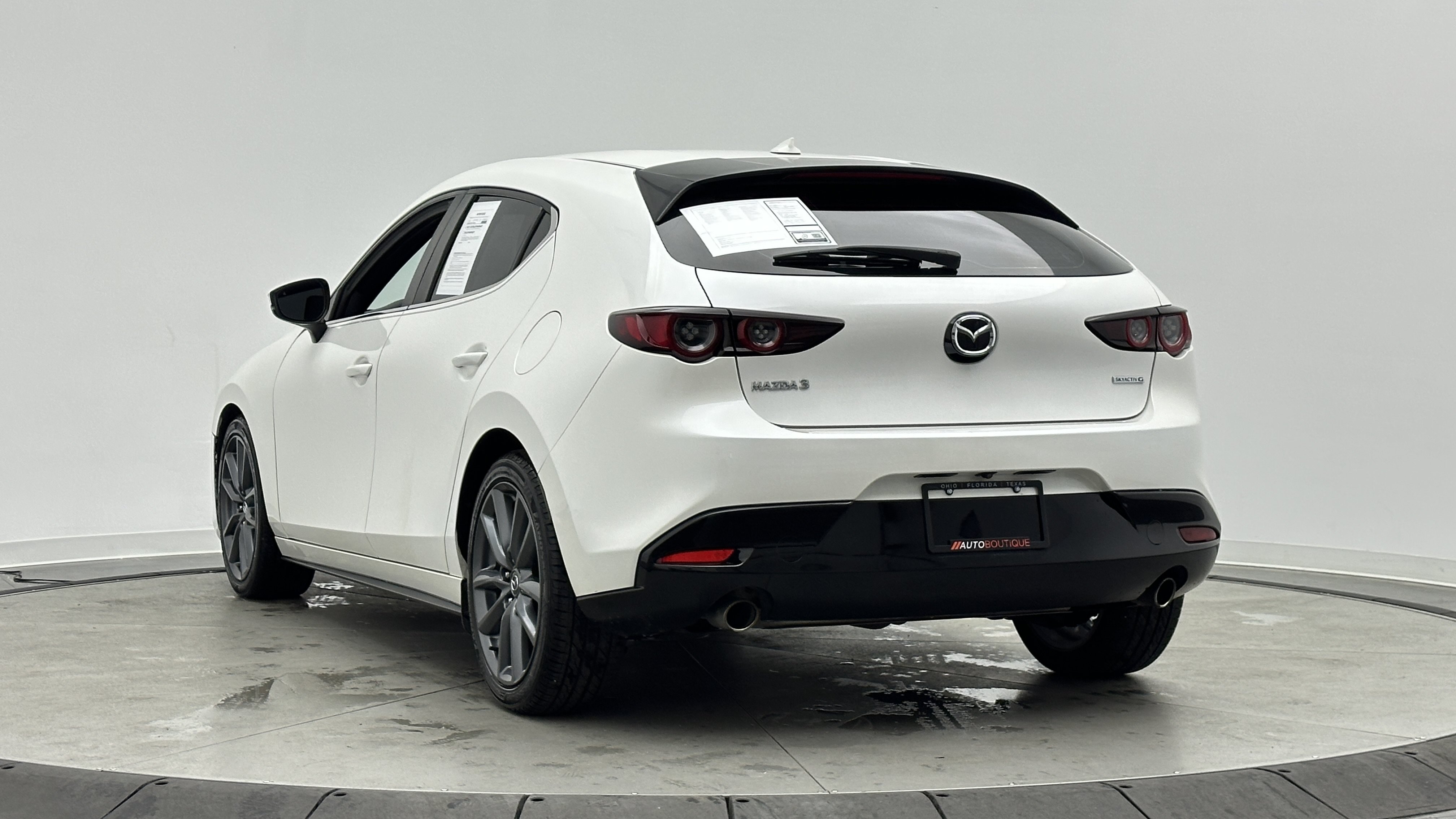 Used 2019 MAZDA MAZDA3 Hatchback w/ Preferred Package FWD image 5