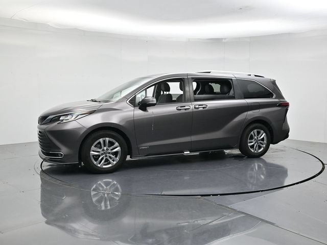 Used 2021 Toyota Sienna Limited FWD image 5