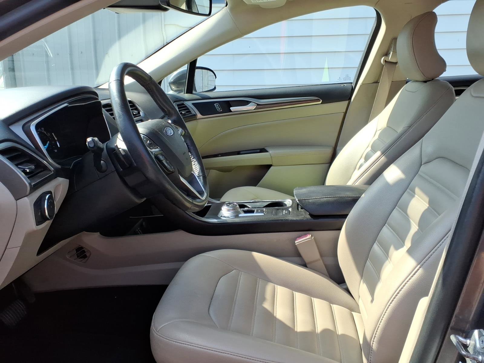 Used 2019 Ford Fusion SEL FWD image 8