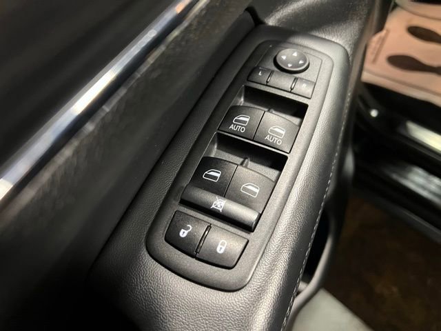 Used 2022 Jeep Grand Cherokee Limited image 13