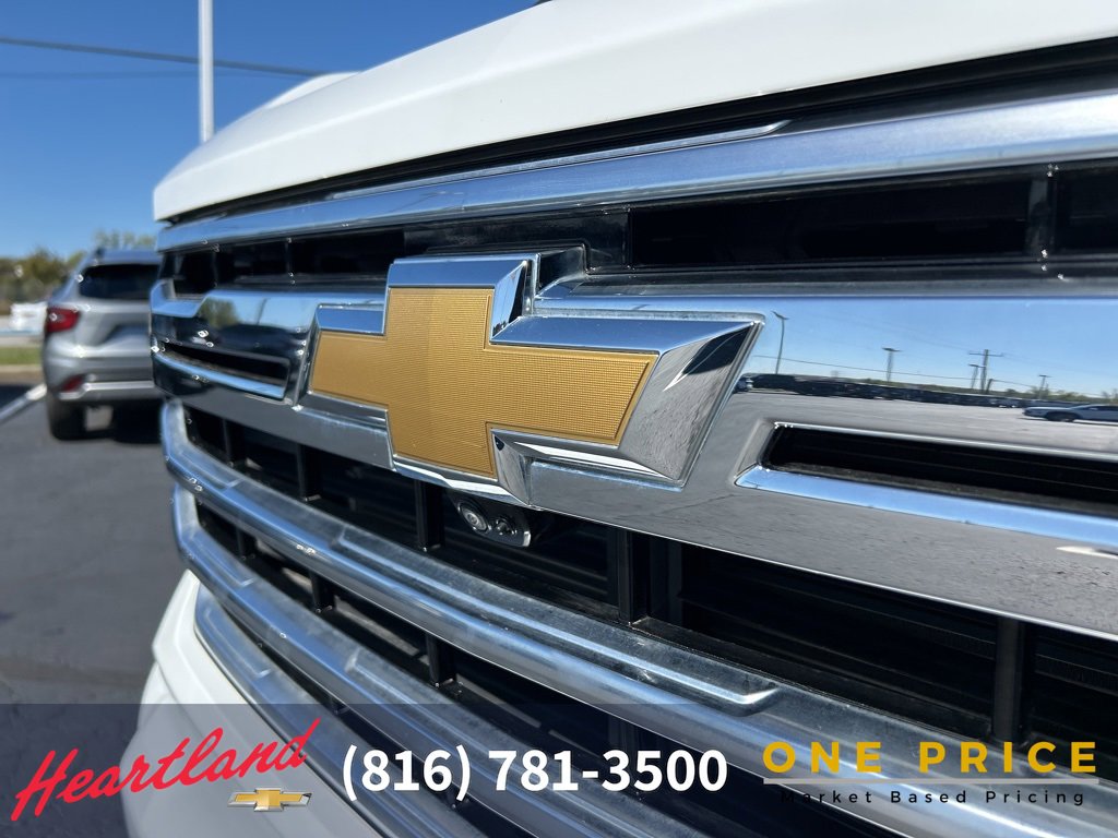 Used 2024 Chevrolet Silverado 2500 High Country w/ High Country Premium Package image 11