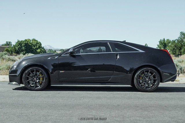 Used 2011 Cadillac CTS V RWD image 3