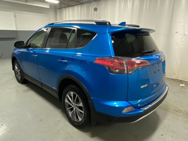 Used 2018 Toyota RAV4 XLE w/ Convenience Package AWD/4WD image 2