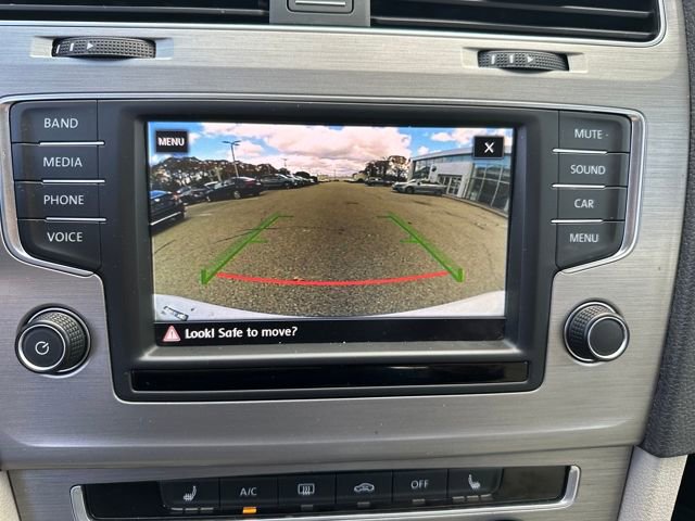 Used 2017 Volkswagen Golf S image 25