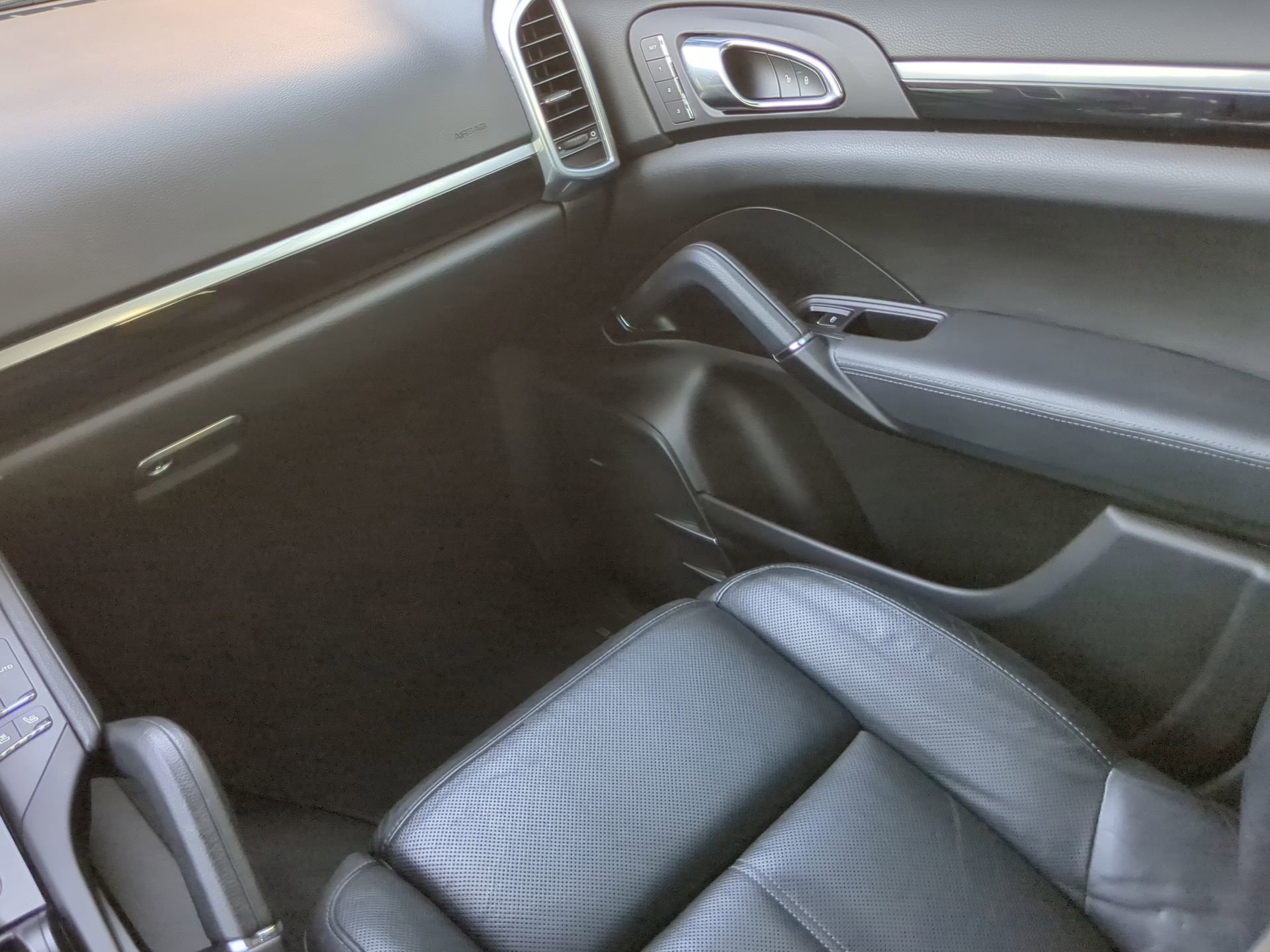 Used 2016 Porsche Cayenne AWD/4WD image 47
