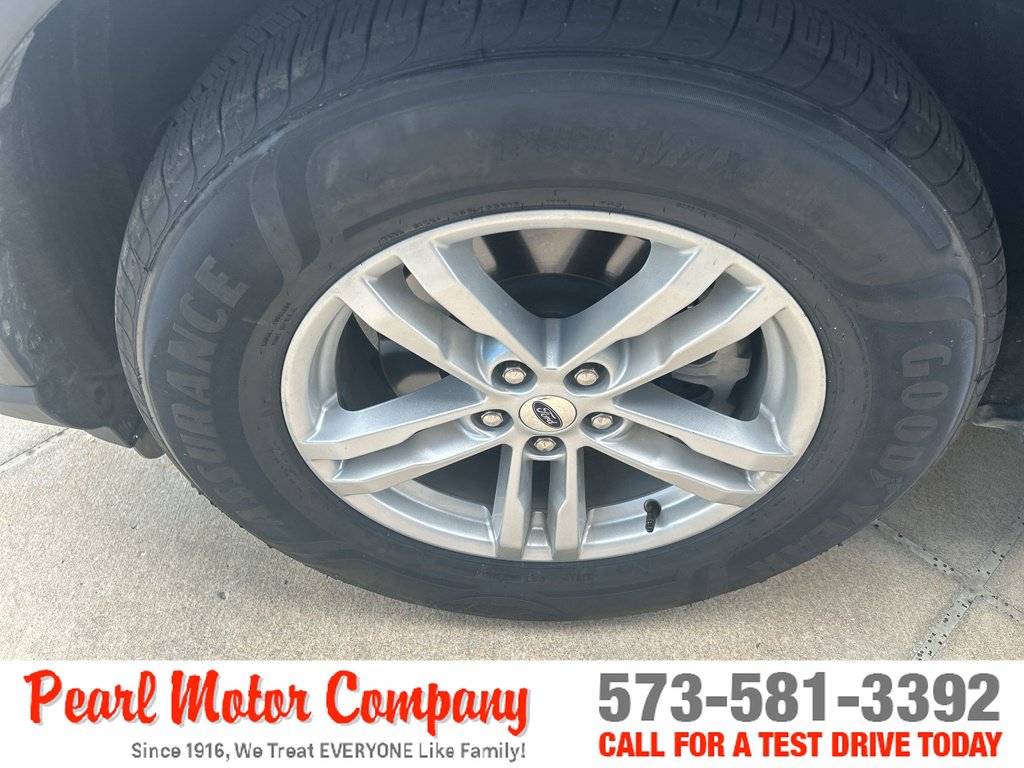 Used 2022 Ford Explorer XLT w/ Class IV Trailer Tow Package AWD/4WD image 8