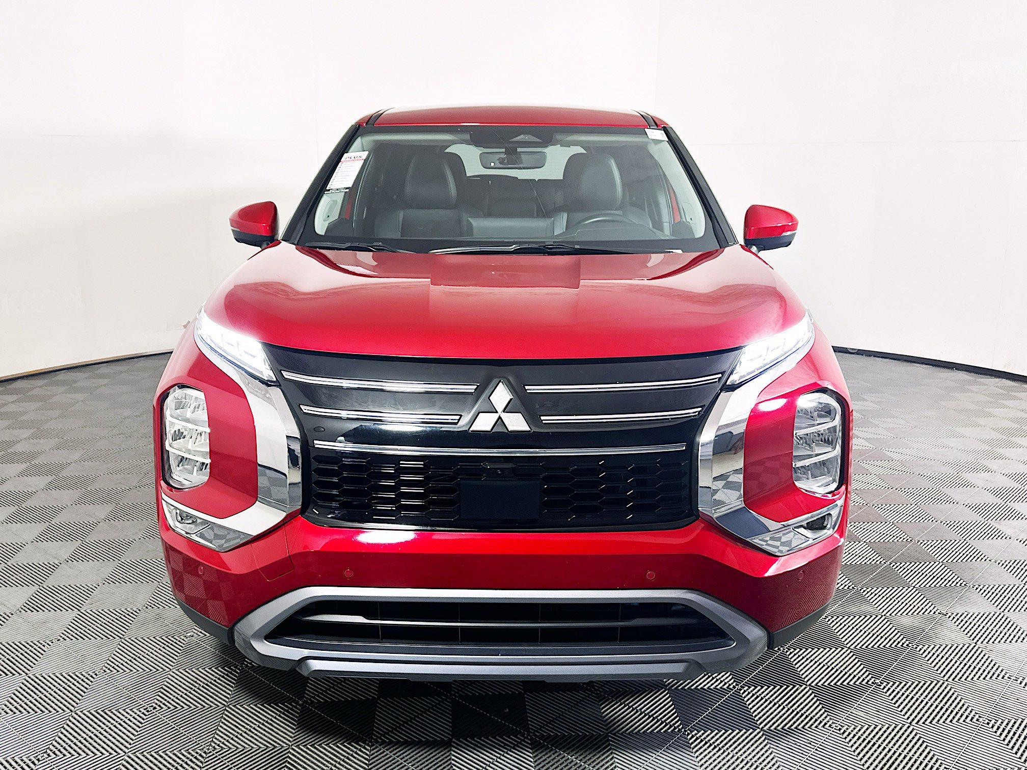 Used 2025 Mitsubishi Outlander SE FWD image 8
