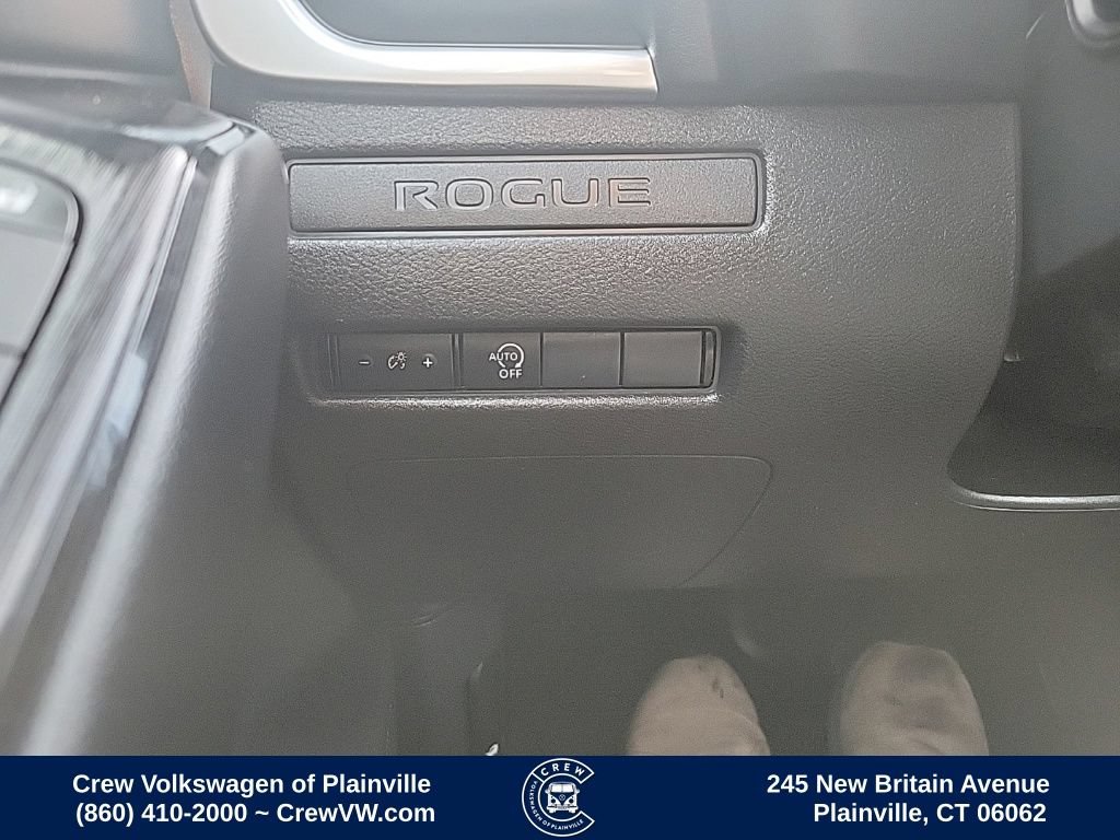 Used 2024 Nissan Rogue S AWD/4WD image 11