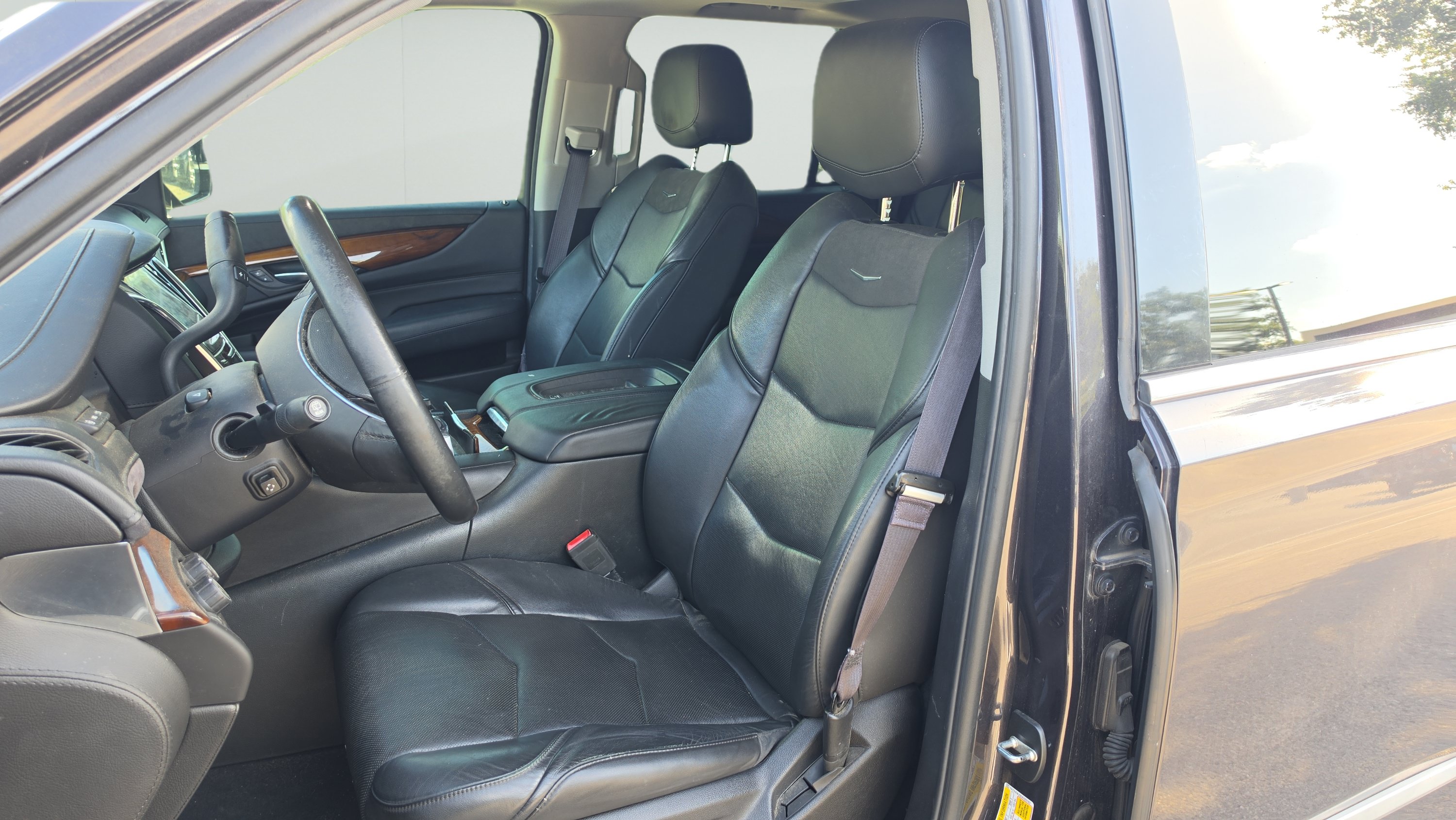 Used 2016 Cadillac Escalade Premium AWD/4WD image 9