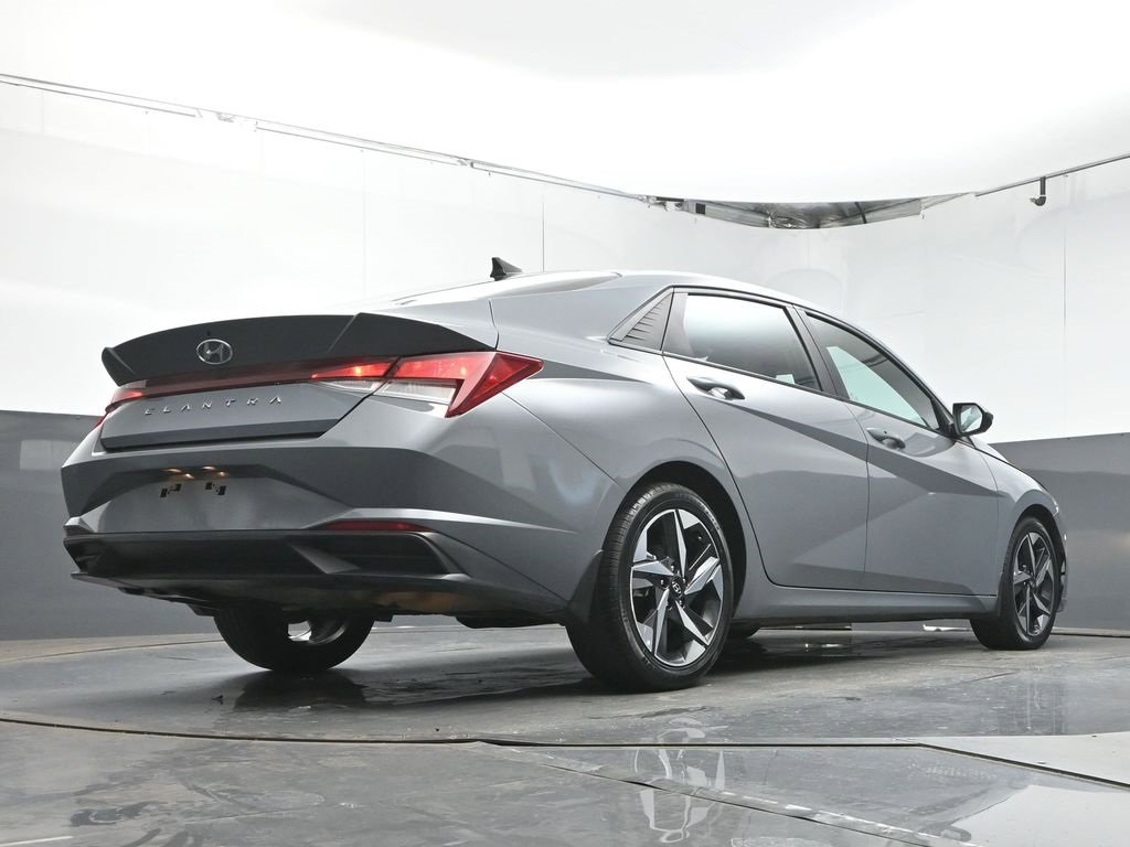 Used 2023 Hyundai Elantra SEL w/ Convenience Package image 35
