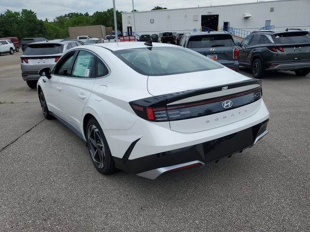 New 2026 Hyundai Sonata SEL FWD image 3