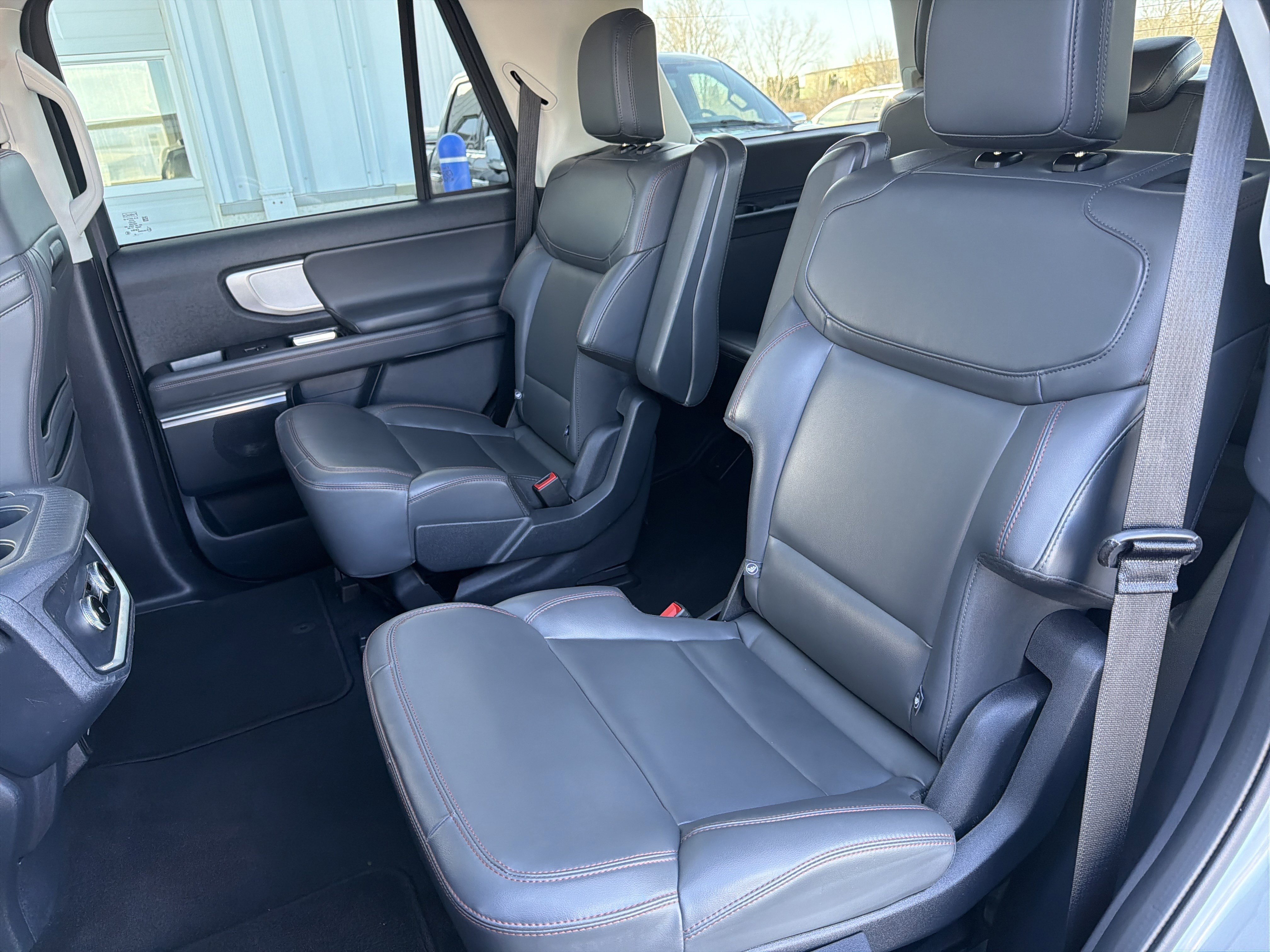 Certified 2025 Ford Expedition Active AWD/4WD image 33