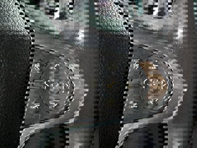 Used 2020 Chevrolet Traverse LT image 38