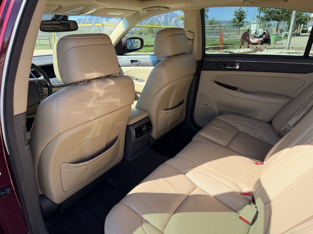 Used 2011 Hyundai Genesis 4.6 RWD image 15