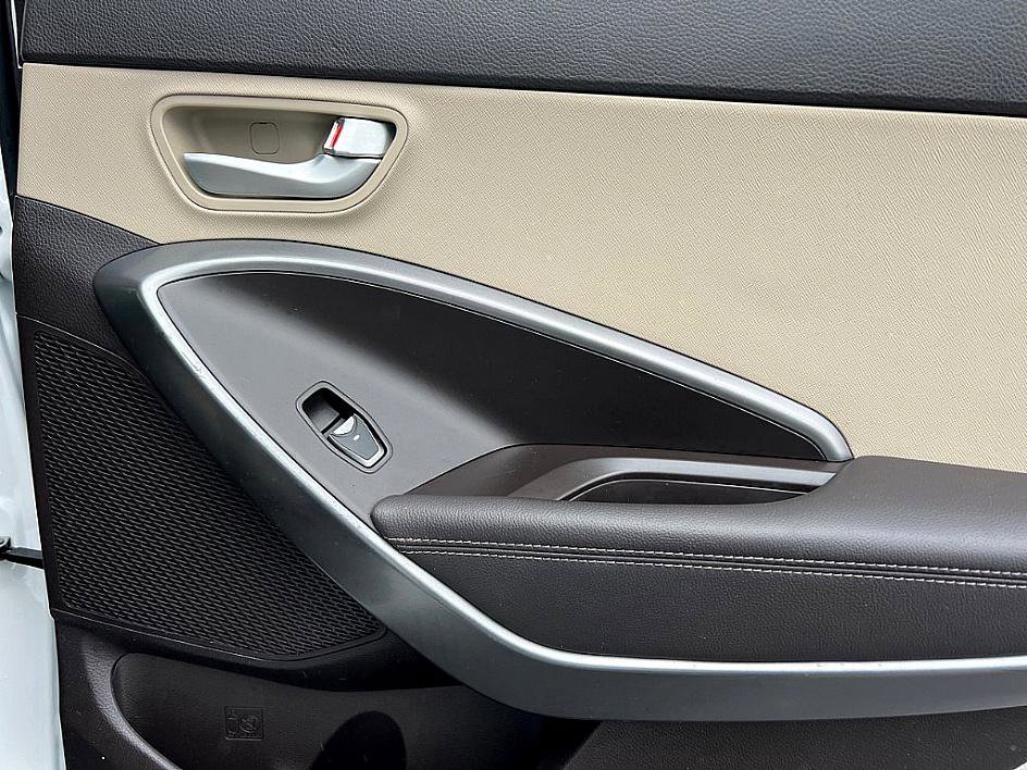 Used 2017 Hyundai Santa Fe Sport image 23